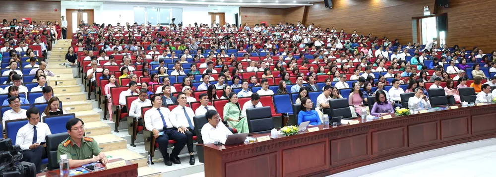 Lãnh đạo các đơn vị trường học tham dự Hội nghị tổng kết năm học 2025-2026 và triển khai nhiệm vụ giáo dục phổ thông năm học 2026-2027