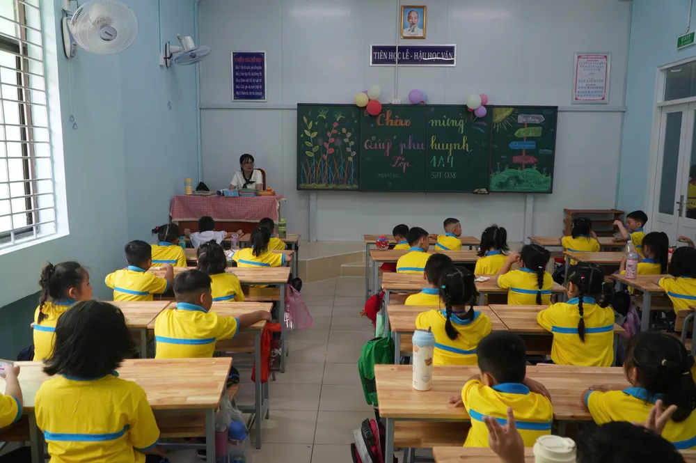 Học sinh Trường TH-THCS-THPT Lê Thị Riêng (phường Thới An, TPHCM) chuẩn bị cho năm học mới