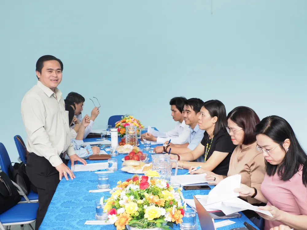 Ông Cao Thanh Bình, Trưởng Ban Văn hóa - Xã hội (HĐND TPHCM) chủ trì buổi làm việc với Trường TH-THCS-THPT Lê Thị Riêng (phường Thới An) về tình hình cơ sở vật chất phục vụ công tác giảng dạy và học tập