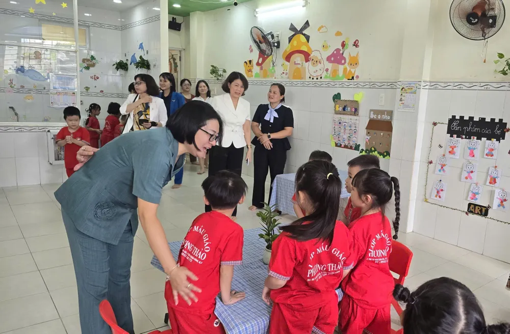 Đoàn công tác của Bộ GD-ĐT, Sở GD-ĐT TPHCM và Tổ chức Onesky thăm cơ sở giáo dục mầm non độc lập tại TPHCM