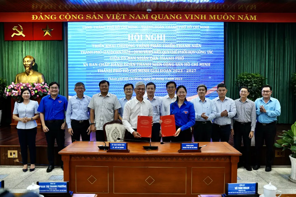 UBND TPHCM và Thành đoàn TPHCM ký kết quy chế phối hợp công tác giai đoạn 2023 - 2027. Ảnh: CTV UBND TPHCM và Thành đoàn TPHCM ký kết quy chế phối hợp công tác giai đoạn 2023 - 2027. Ảnh: CTV