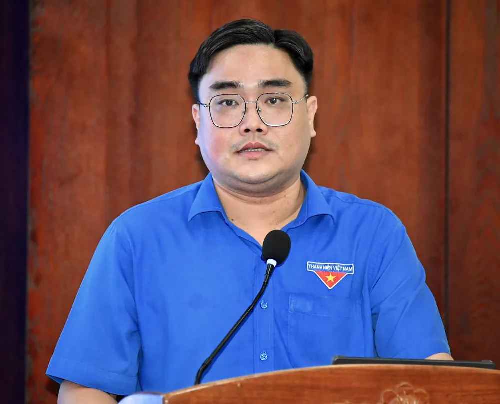 Chủ tịch Hội Liên hiệp Thanh niên Việt Nam TPHCM Ngô Minh Hải thông tin về chiến dịch tình nguyện hè 2023. Ảnh: VIỆT DŨNG