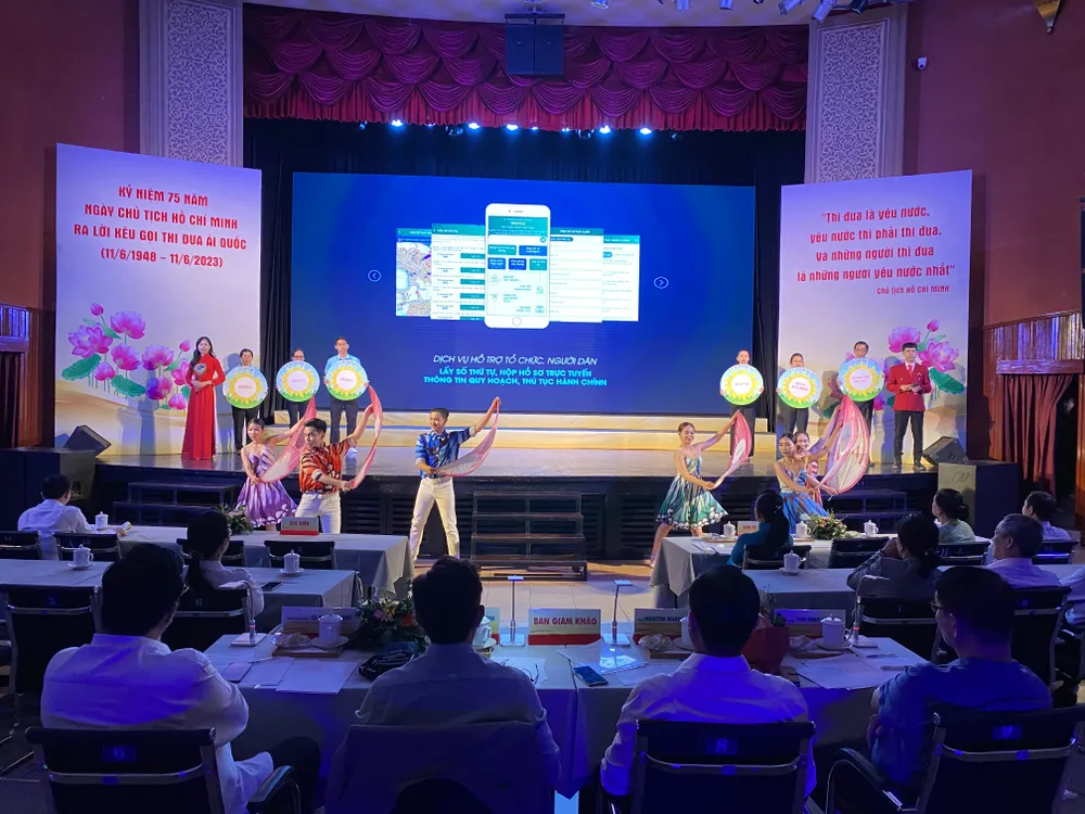 Phần thi của Cụm thi đua 1, bảng A. Ảnh: THẢO LÊ Phần thi của Cụm thi đua 1, bảng A. Ảnh: THẢO LÊ