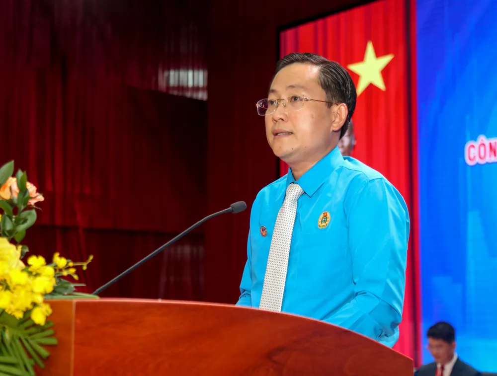 Phó Chủ tịch Liên đoàn Lao động TPHCM Phùng Thái Quang phát biểu chỉ đạo. Ảnh: THẢO LÊ