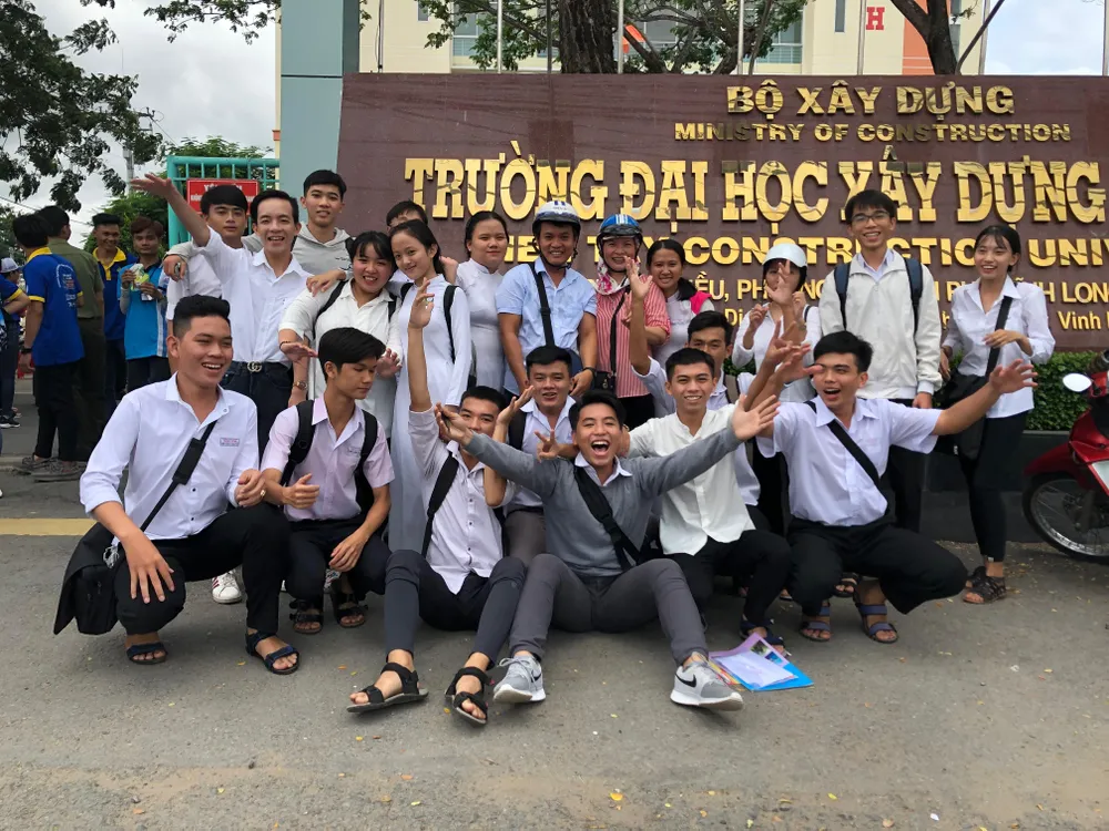 Thí sinh than “khó” với đề thi môn Lịch sử ảnh 6