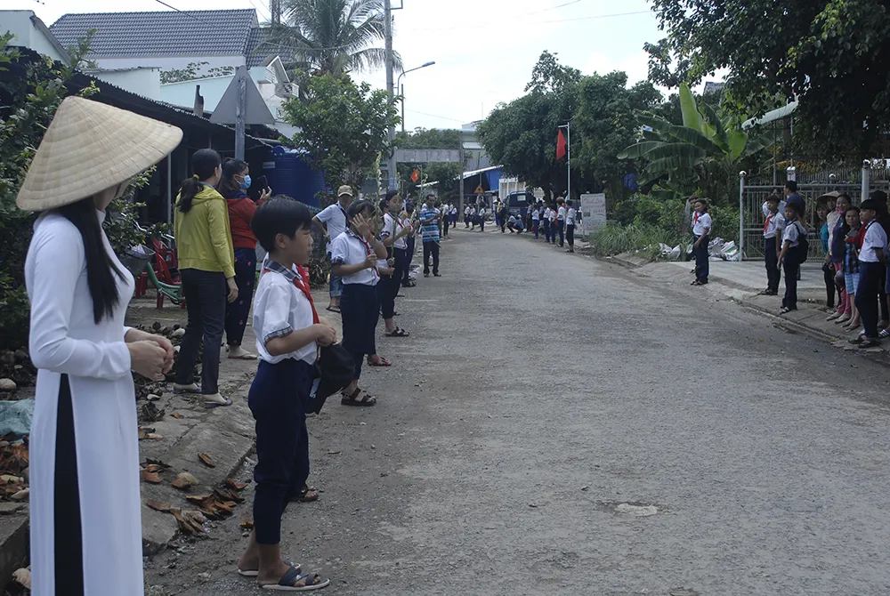 Tiễn đưa Anh hùng phi công Nguyễn Văn Bảy về đất mẹ ảnh 13