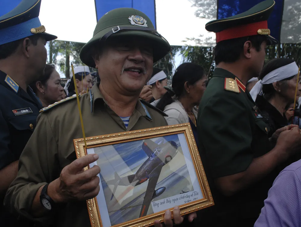 Tiễn đưa Anh hùng phi công Nguyễn Văn Bảy về đất mẹ ảnh 22