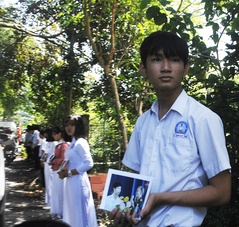 Tiễn đưa Anh hùng phi công Nguyễn Văn Bảy về đất mẹ ảnh 15