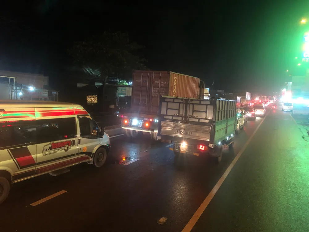 Nhiều phương án để hạn chế ùn tắc giao thông cục bộ qua cầu Rạch Miễu ảnh 2