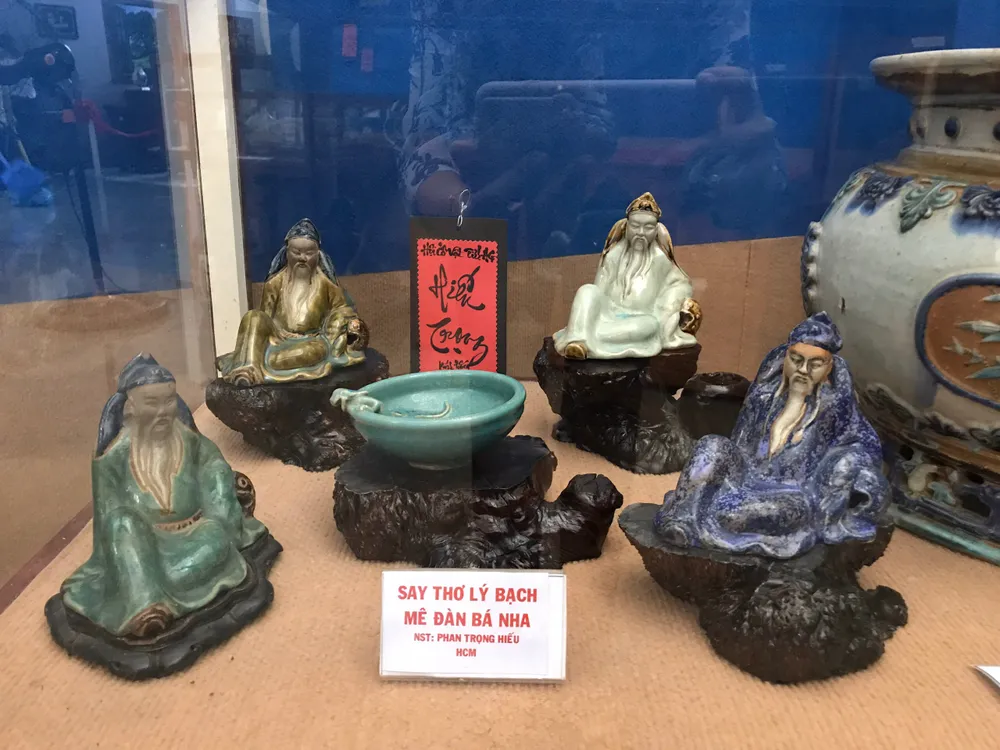 Trưng bày 800 hiện vật cổ quý giá thế kỷ 19, 20 ảnh 17