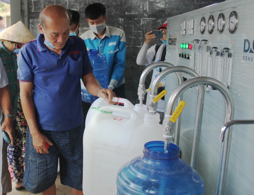 Lắp đặt 13 hệ thống máy lọc nước cho các tỉnh ĐBSCL ảnh 2