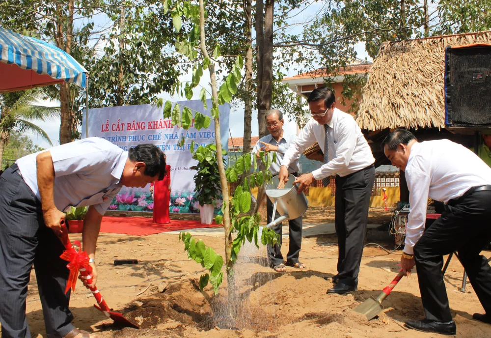 Khánh thành di tích Cây Da Đôi và phục chế nhà làm việc của nữ tướng Nguyễn Thị Định ảnh 2