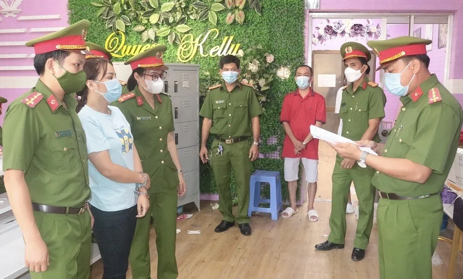 Bắt tạm giam đối tượng chiếm đoạt tài sản hơn 50 tỷ đồng ảnh 2