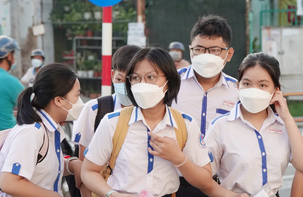 Cần Thơ: Thí sinh phấn khởi sau ngày thi đầu tiên vào lớp 10 ảnh 1