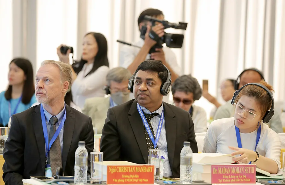 Nguyễn Đình Chiểu dùng ngòi bút dạy đạo và thể hiện tấm lòng ái quốc yêu dân ảnh 2