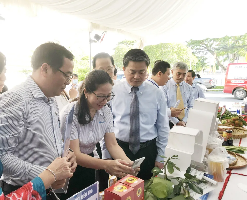 Bến Tre hướng đến xây dựng kinh tế số, chính quyền số và xã hội số ảnh 1
