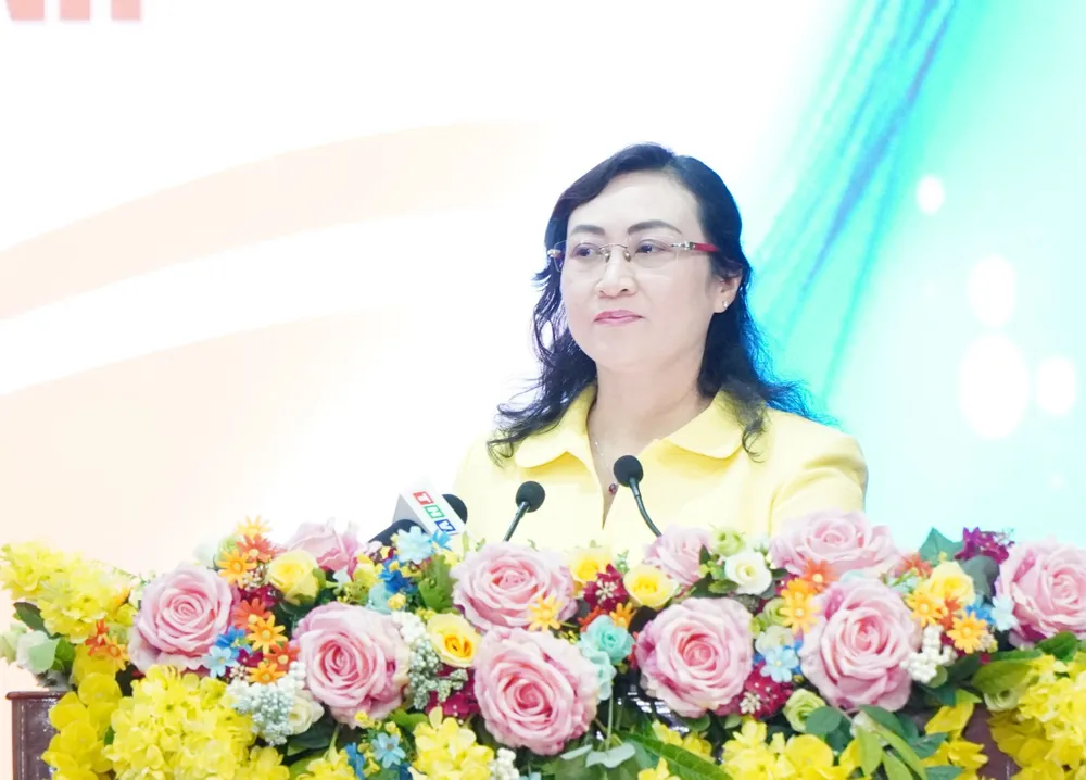 TPHCM và tỉnh Vĩnh Long liên kết thúc đẩy phát triển du lịch - thương mại ảnh 1