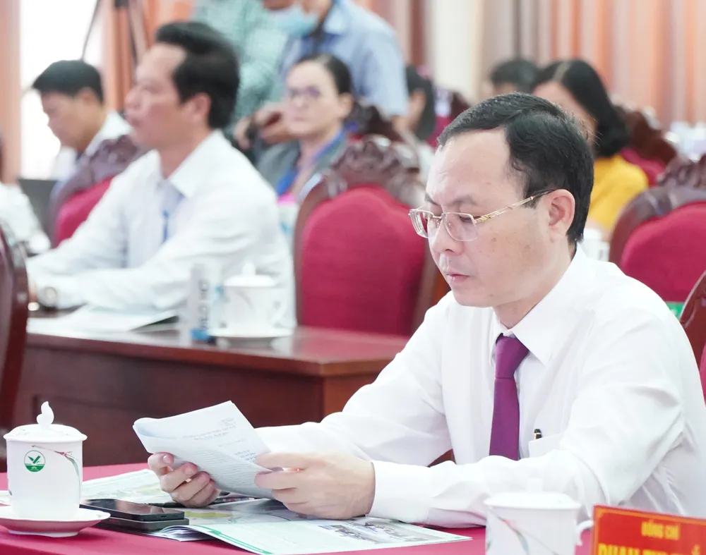 TPHCM và tỉnh Vĩnh Long liên kết thúc đẩy phát triển du lịch - thương mại ảnh 2