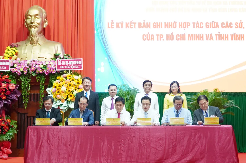 TPHCM và tỉnh Vĩnh Long liên kết thúc đẩy phát triển du lịch - thương mại ảnh 4