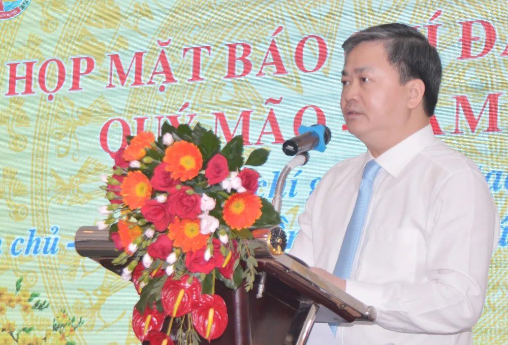 Bí thư Tỉnh ủy Bến Tre Lê Đức Thọ phát biểu tại buổi họp mặt báo chí đầu Xuân Quý Mão 2023 Bí thư Tỉnh ủy Bến Tre Lê Đức Thọ phát biểu tại buổi họp mặt báo chí đầu Xuân Quý Mão 2023