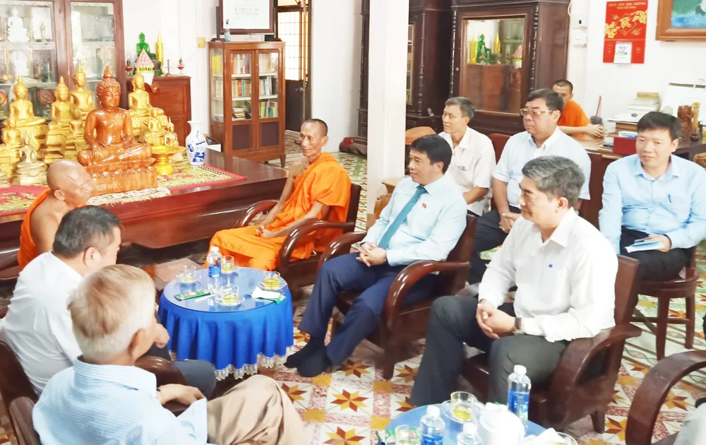 Chủ tịch Hội đồng Dân tộc của Quốc hội Y Thanh Hà Niê Kđăm mong muốn các vị Hòa thượng, Thượng tọa, Đại đức tiếp tục phát huy vai trò của mình trong củng cố xây dựng khối đại đoàn kết dân tộc