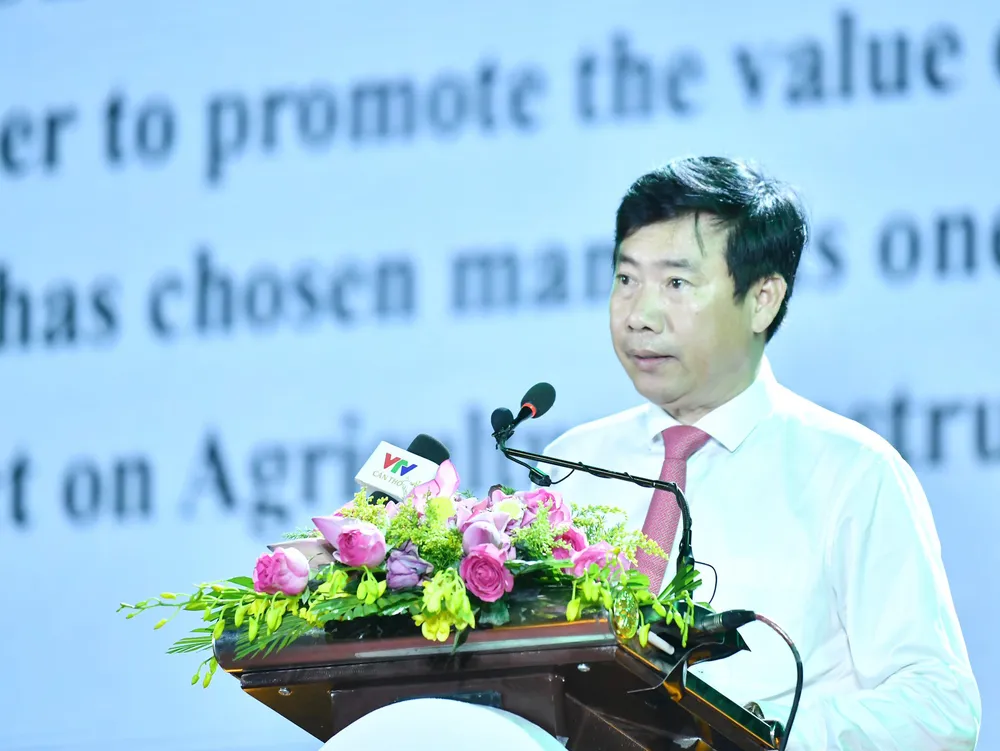 Chủ tịch UBND tỉnh Đồng Tháp Phạm Thiện Nghĩa phát biểu Chủ tịch UBND tỉnh Đồng Tháp Phạm Thiện Nghĩa phát biểu