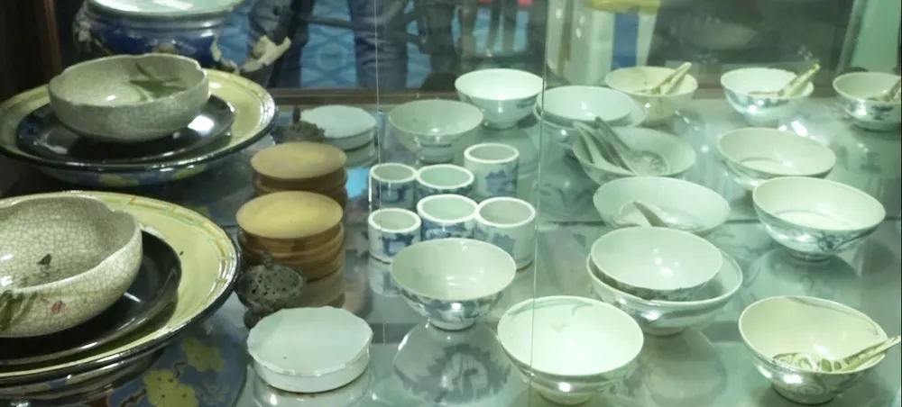 Nhiều món cổ vật của nhiều khách gửi đến anh Duy nhờ phục chế Nhiều món cổ vật của nhiều khách gửi đến anh Duy nhờ phục chế