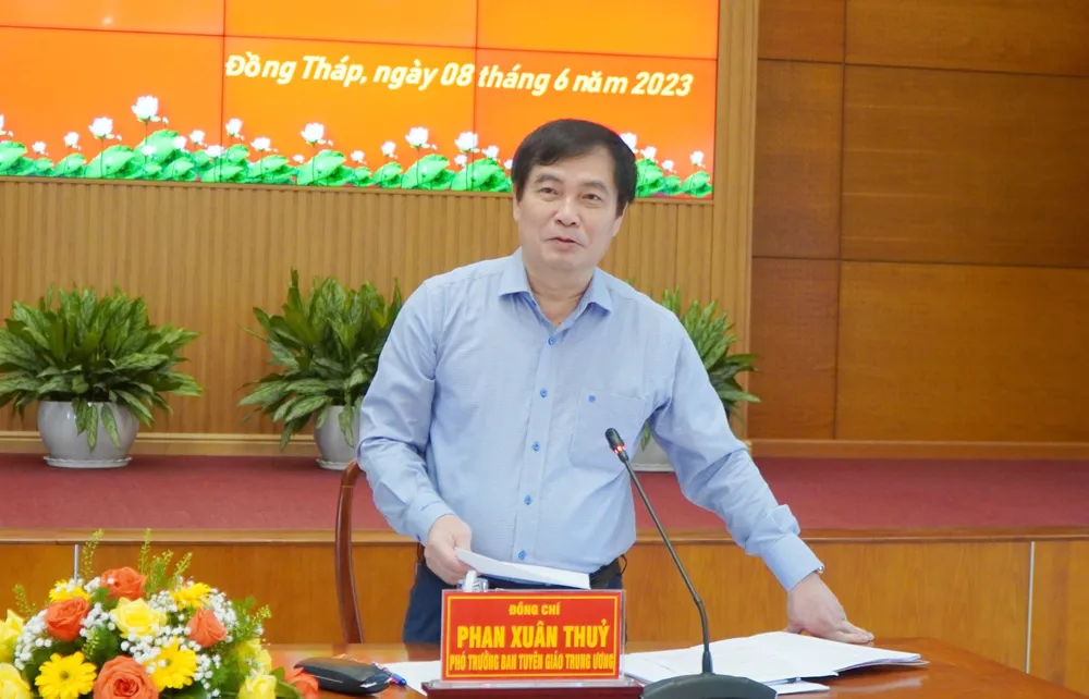 Phó Trưởng Ban Tuyên giáo Trung ương Phan Xuân Thủy phát biểu