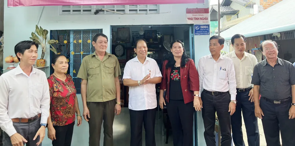 Ông Nguyễn Văn Tùng, ngụ phường 5, TP Bến Tre được hỗ trợ một căn nhà trị giá 50 triệu đồng