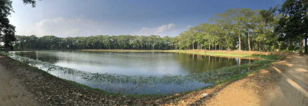 Ao Bà Om, nơi diễn ra lễ diễu hành, thả hoa đăng và đèn nước..jpg