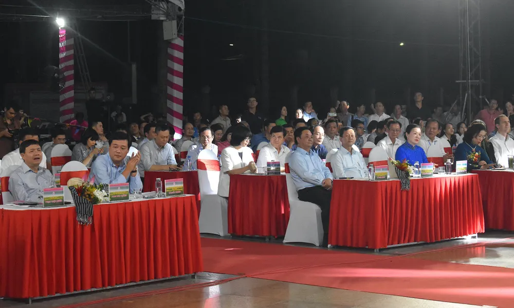 Bộ trưởng Bộ NN-PTNT Lê Minh Hoan dự lễ khai mạc Bộ trưởng Bộ NN-PTNT Lê Minh Hoan dự lễ khai mạc