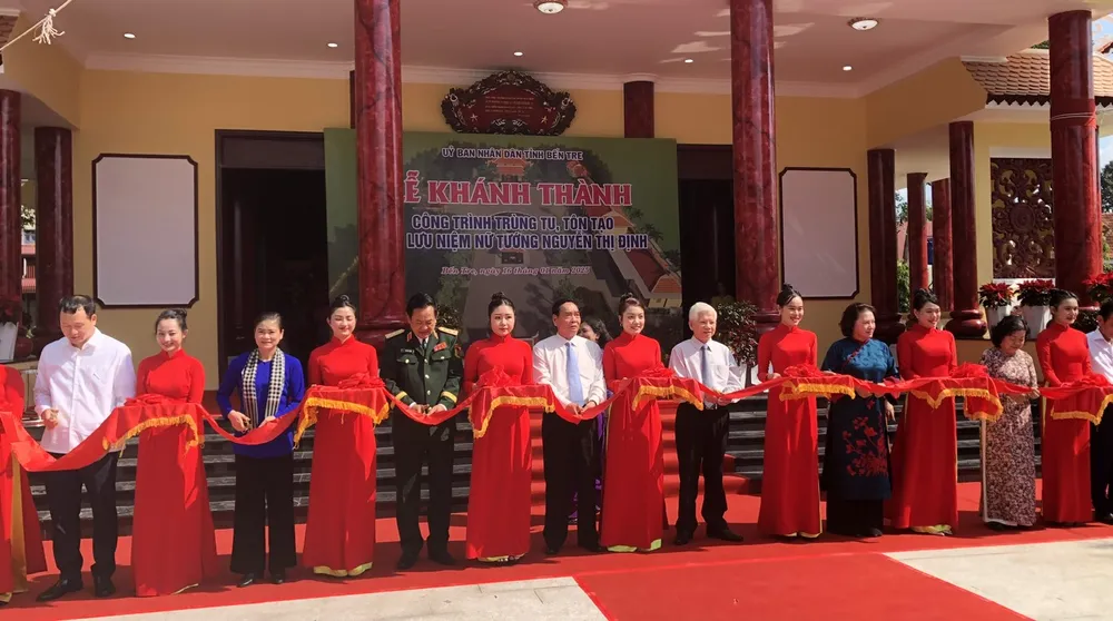 NGUYỄN THỊ ĐỊNH 2.jpg