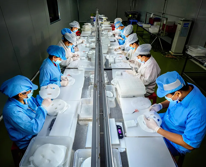 Giải nhì -Mặt nạ dừa xuất khẩu-Tg Nguyễn Trung Hiếu Bến Tre.jpg