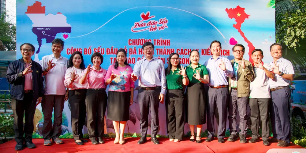 Các đại biểu tham dự buổi lễ