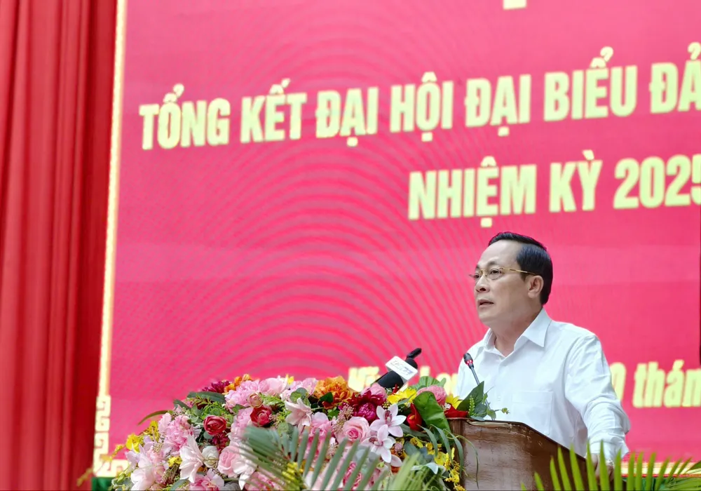 Phó Bí thư Tỉnh uỷ Vĩnh Long Lâm Minh Đằng phát biểu tại hội nghị. Ảnh: TÍN HUY