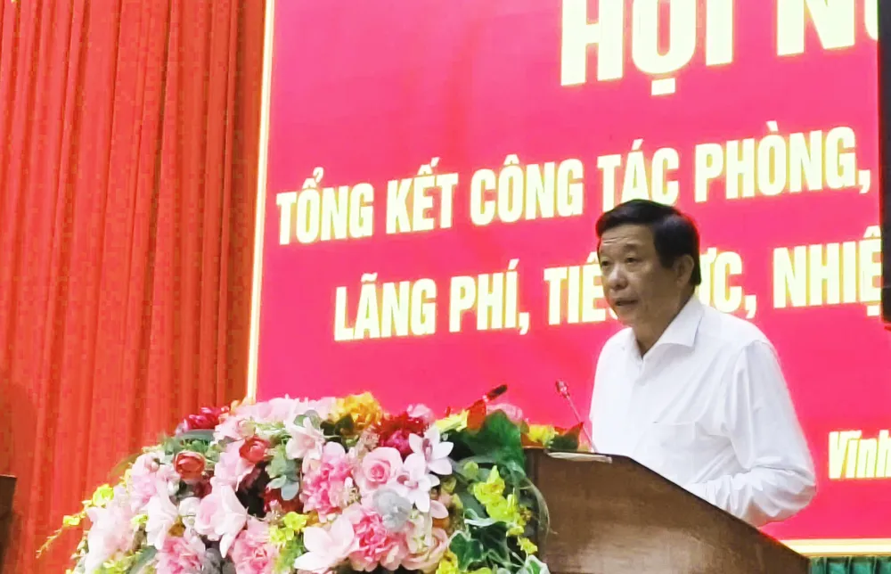 Đồng chí Bùi Văn Nghiêm, Phó Trưởng Ban Nội chính Trung ương phát biểu chỉ đạo hội nghị. Ảnh: TÍN HUY