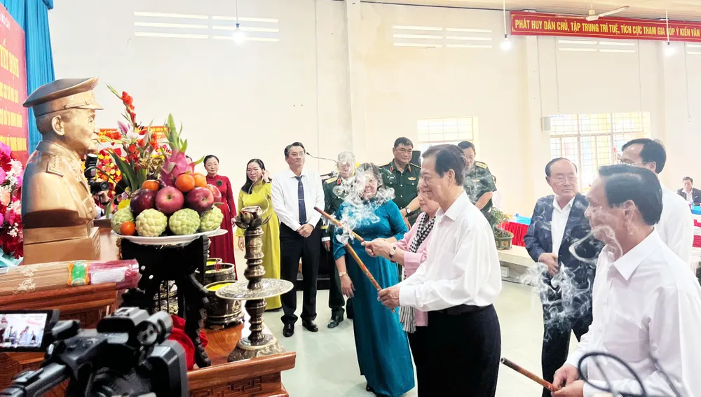 Trường Mỏ cày.jpg