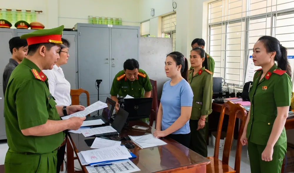 Bị can Nguyễn Thị Yến Thu tại cơ quan công an. Ảnh: CACC