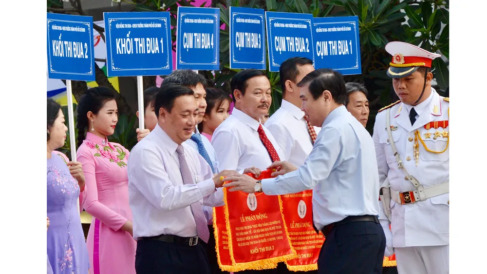 TPHCM phát động phong trào thi đua vào từng việc làm cụ thể, thiết thực ảnh 2