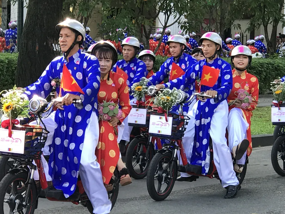 100 cặp đôi công nhân nên duyên mừng ngày Quốc khánh 2-9 ảnh 3