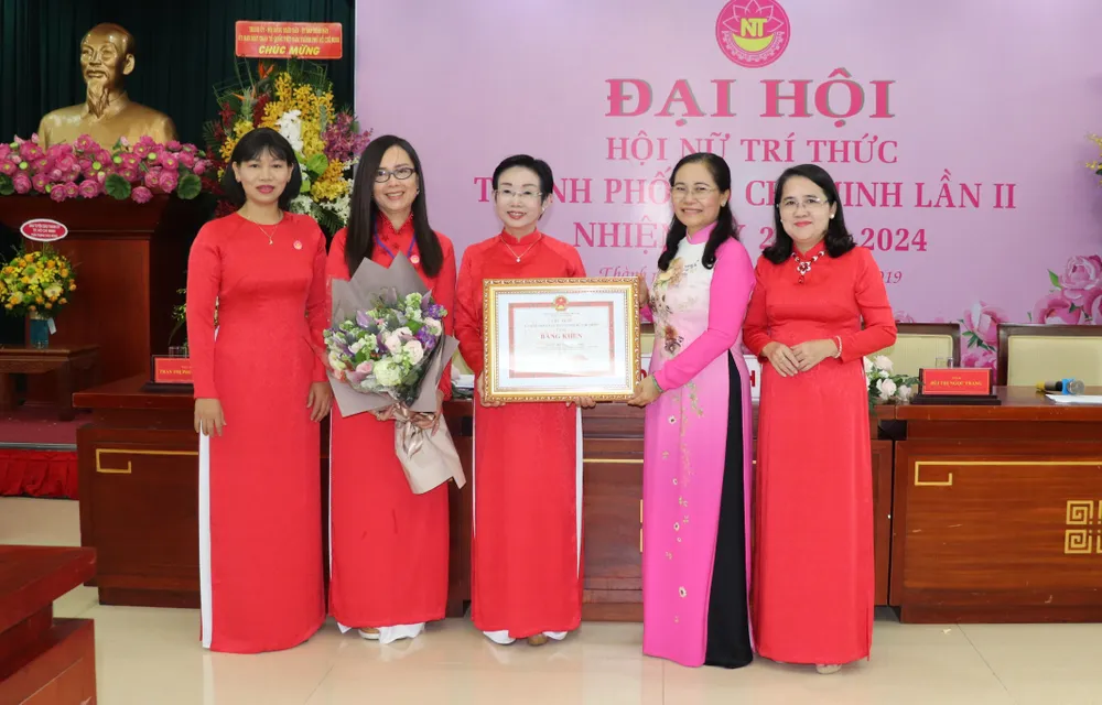 Phát huy vị thế của phụ nữ trong thời đại mới ảnh 3