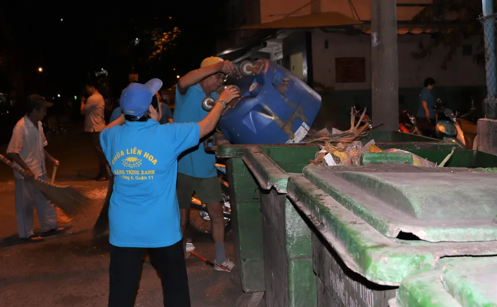 Ra quân dọn vệ sinh trên địa bàn dân cư  ​ ảnh 3