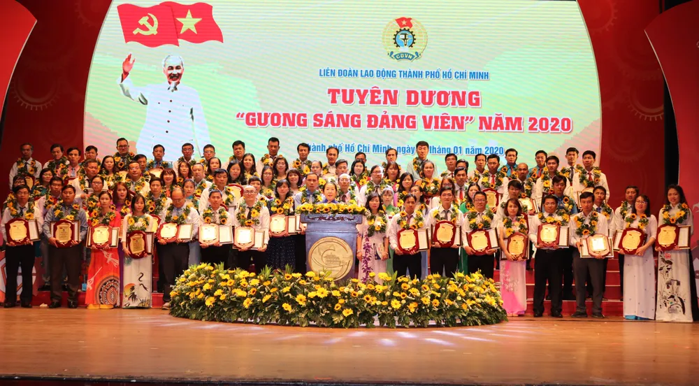 Tuyên dương 90 gương đảng viên cán bộ công đoàn cơ sở ảnh 2