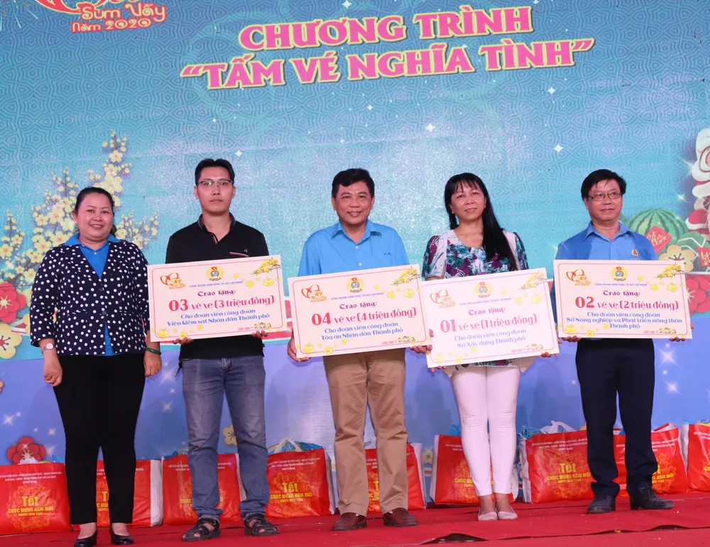 Nhiều hoạt động ý nghĩa tại chương trình “Tết sum vầy” ảnh 1