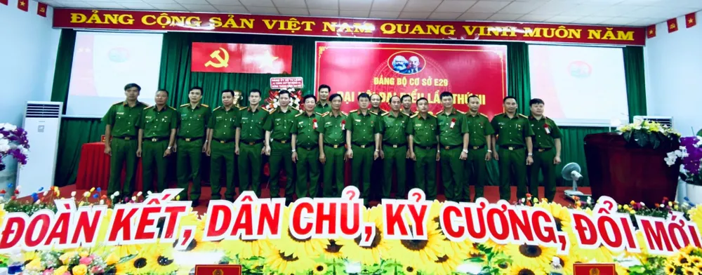 Giữ vững an toàn xã hội trong tình hình mới ảnh 1
