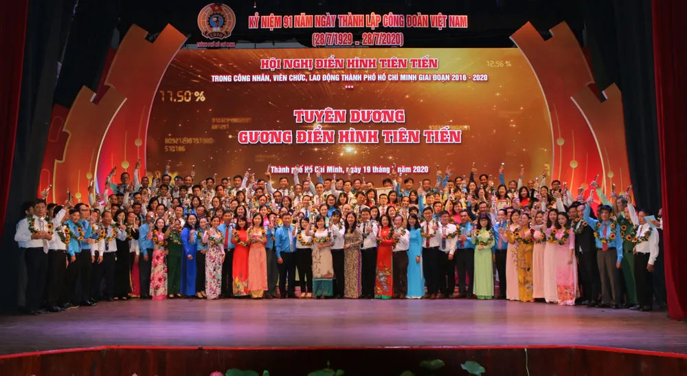 TPHCM tuyên dương 212 điển hình người lao động ảnh 1