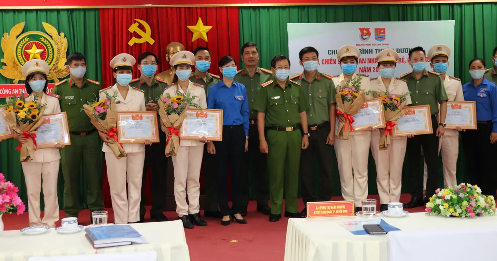 Tuyên dương 53 chiến sĩ công an nhân dân trẻ ảnh 3