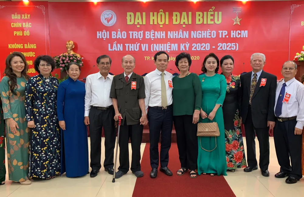 Nhân niềm vui, hạnh phúc cho bệnh nhân nghèo  ​ ảnh 4