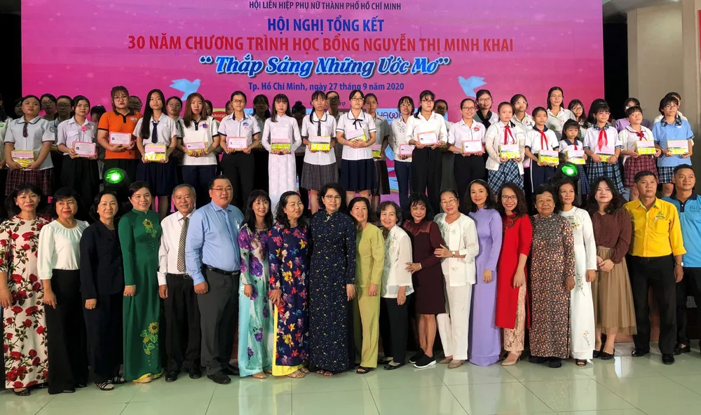 Hơn 263.192 suất học bổng Nguyễn Thị Minh Khai tặng nữ sinh ảnh 1