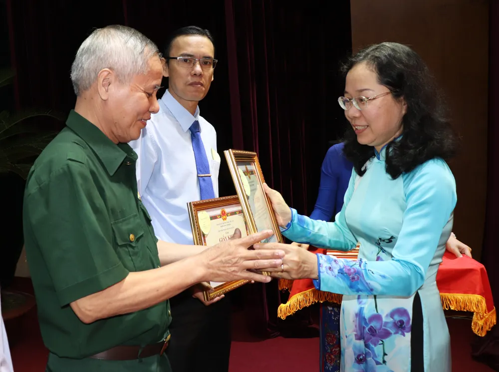 Góp 1.000 cây xanh làm đẹp quận 4 ảnh 2